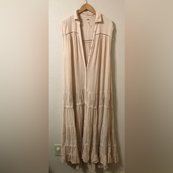Free People Dresses & Skirts - Free People Pretty Cozy Maxi Tiered Buttondown Dress in Light Tan - Size XS